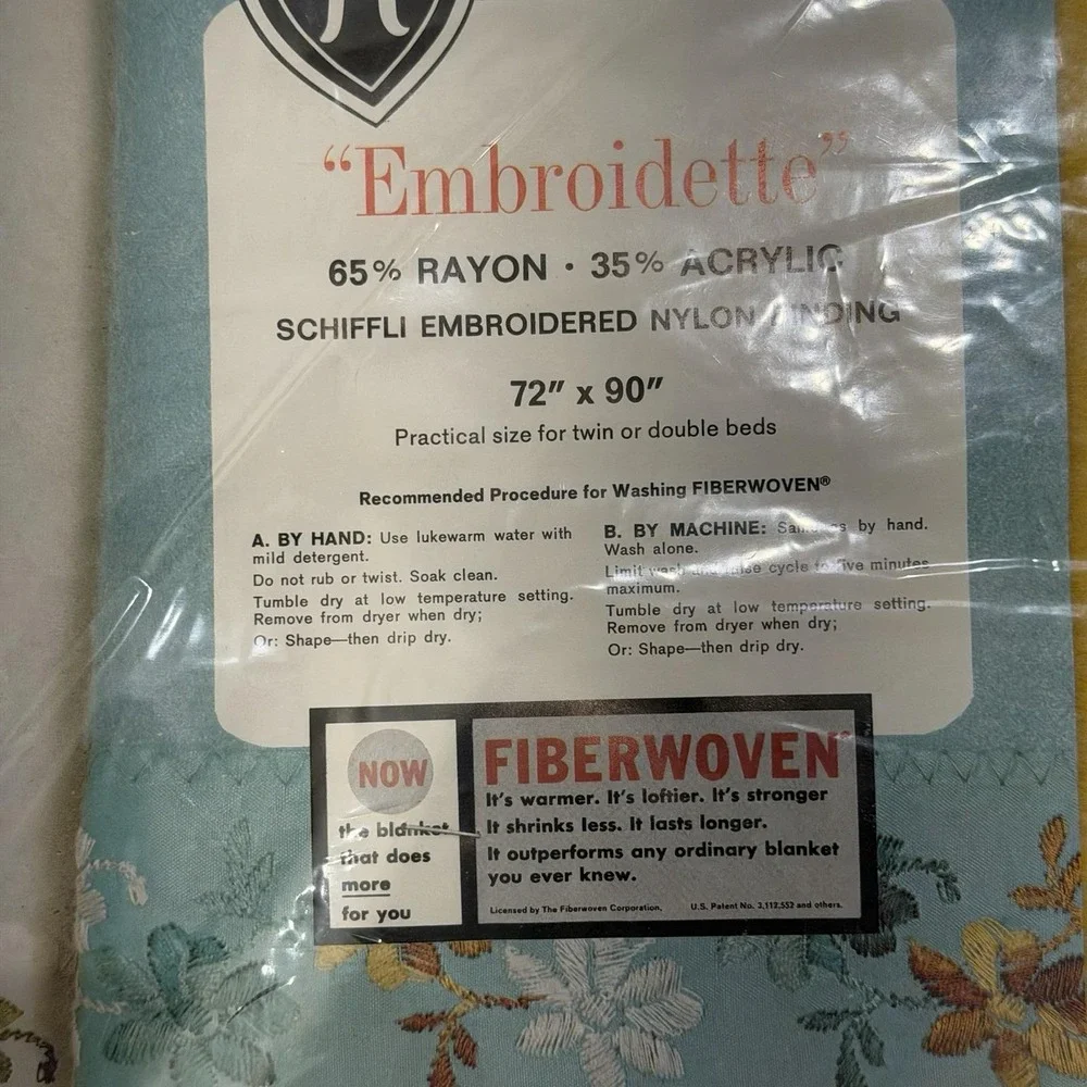 Vtg FIELDCREST Embroidette Fiberwoven Yellow Gold Blanket Satin Floral Trim MCM